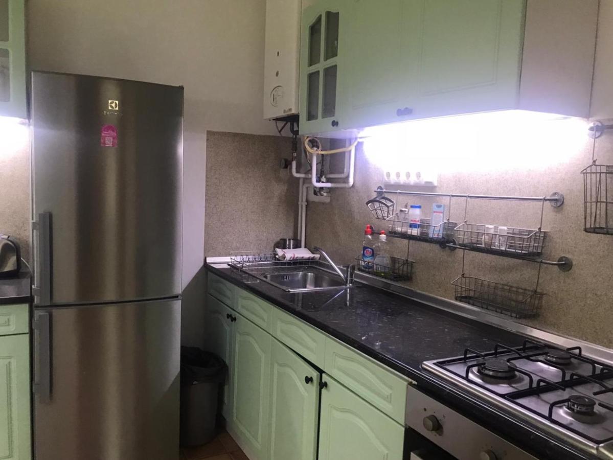Ac With Free Parking At Acacia St, City Center Будапеща Екстериор снимка