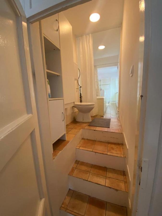 Ac With Free Parking At Acacia St, City Center Будапеща Екстериор снимка